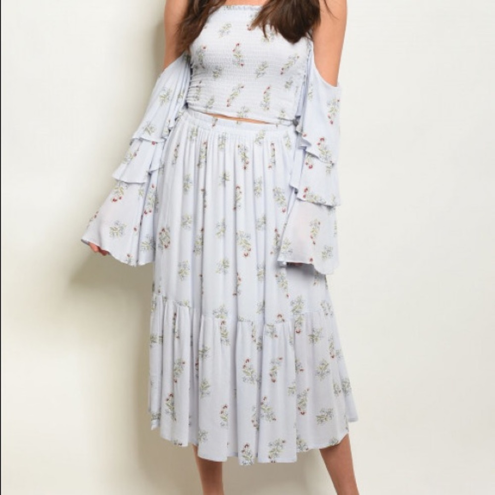 Pretty two pieces dress